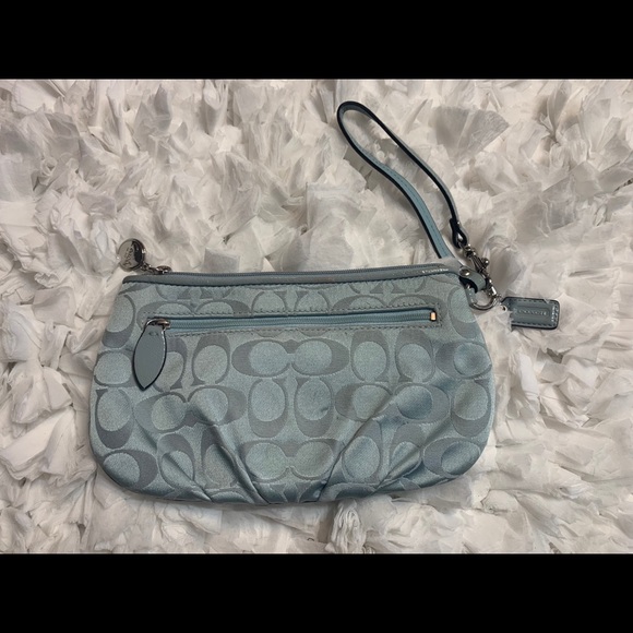 Coach - Picture 2 of 14